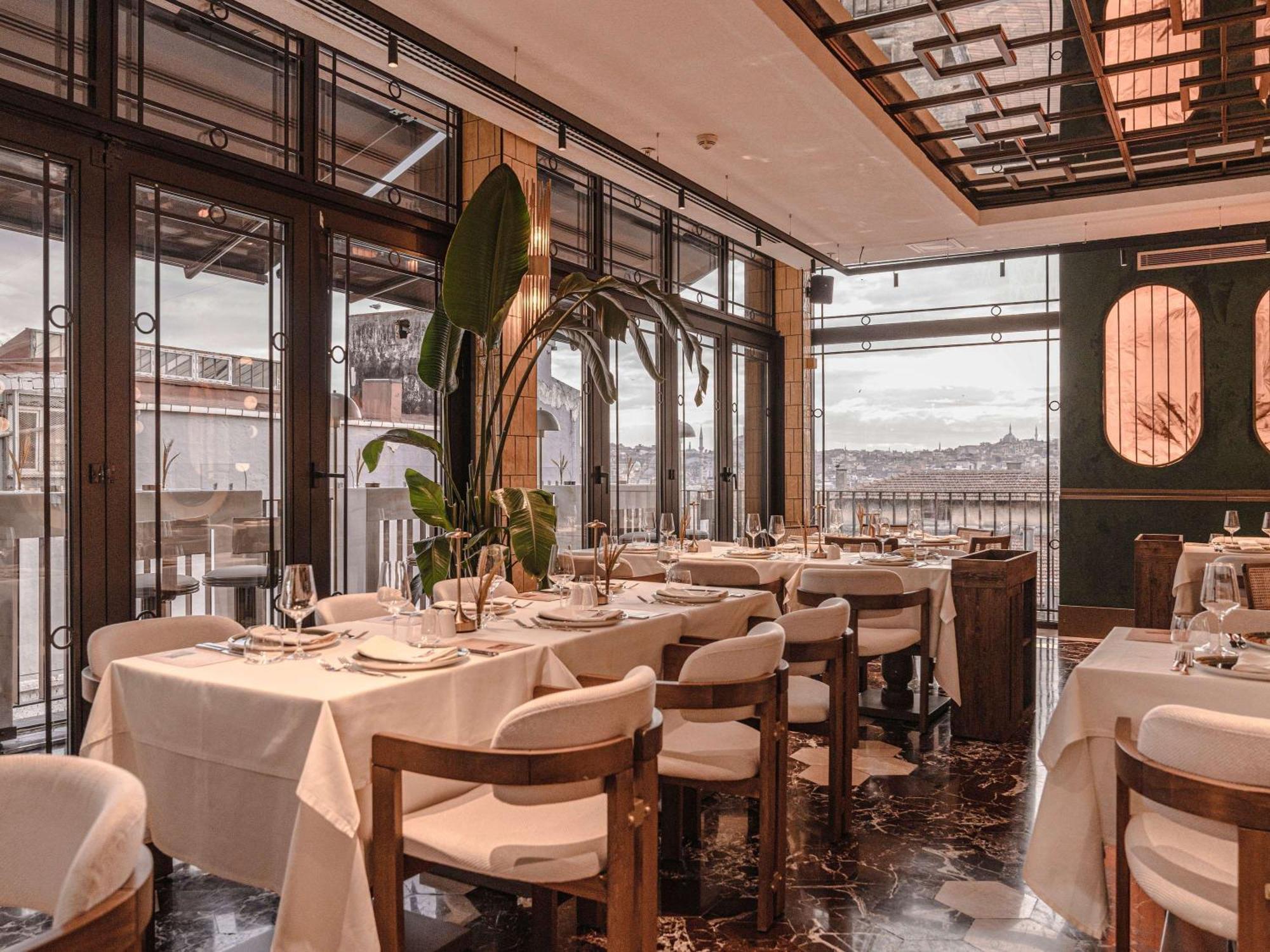 The Galata Istanbul Hotel Mgallery Exteriör bild The interior of the restaurant