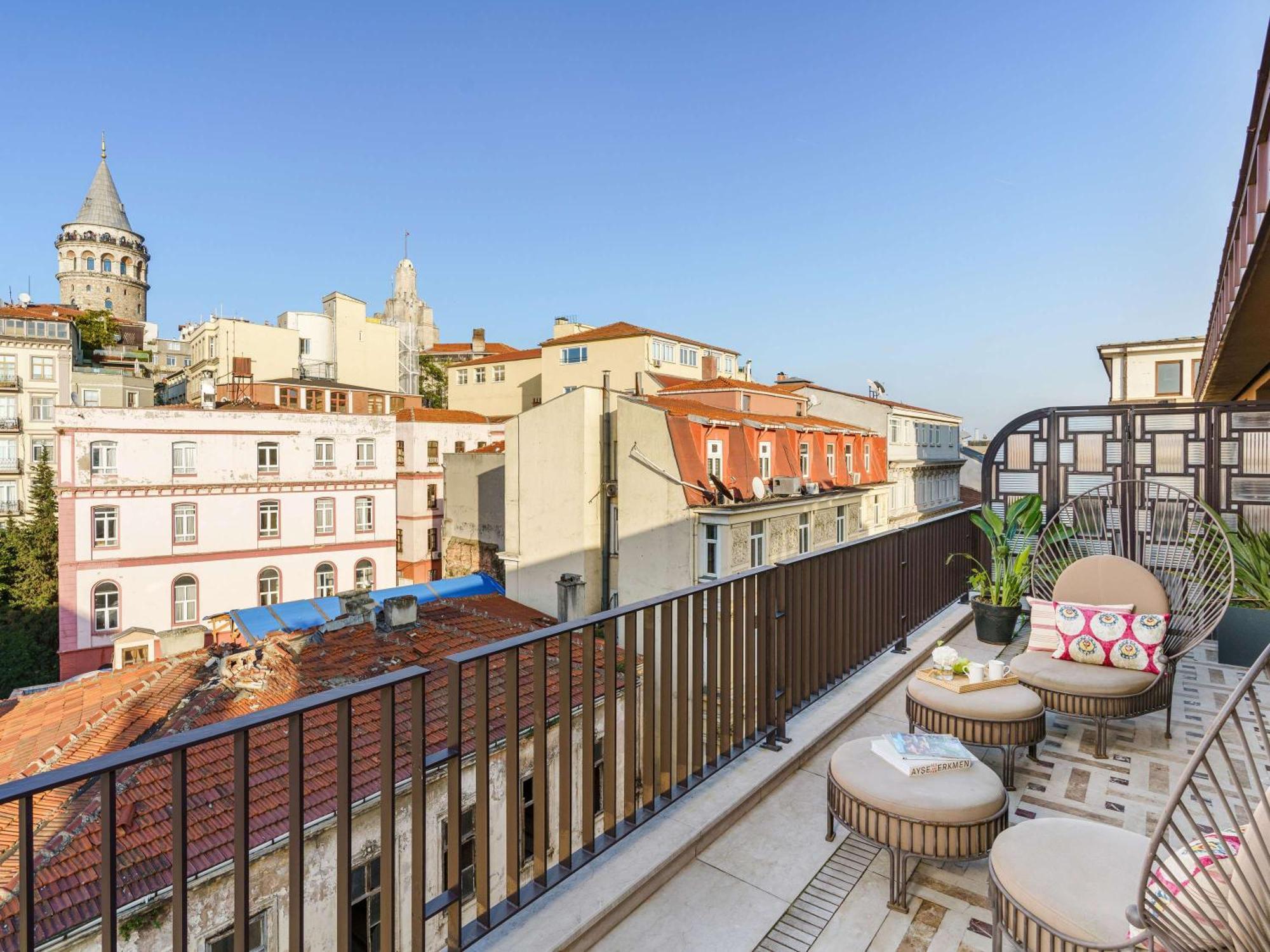 The Galata Istanbul Hotel Mgallery Exteriör bild The view from the rooftop terrace