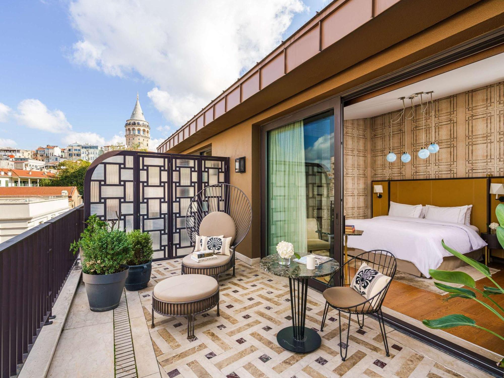 The Galata Istanbul Hotel Mgallery Exteriör bild A room at the hotel