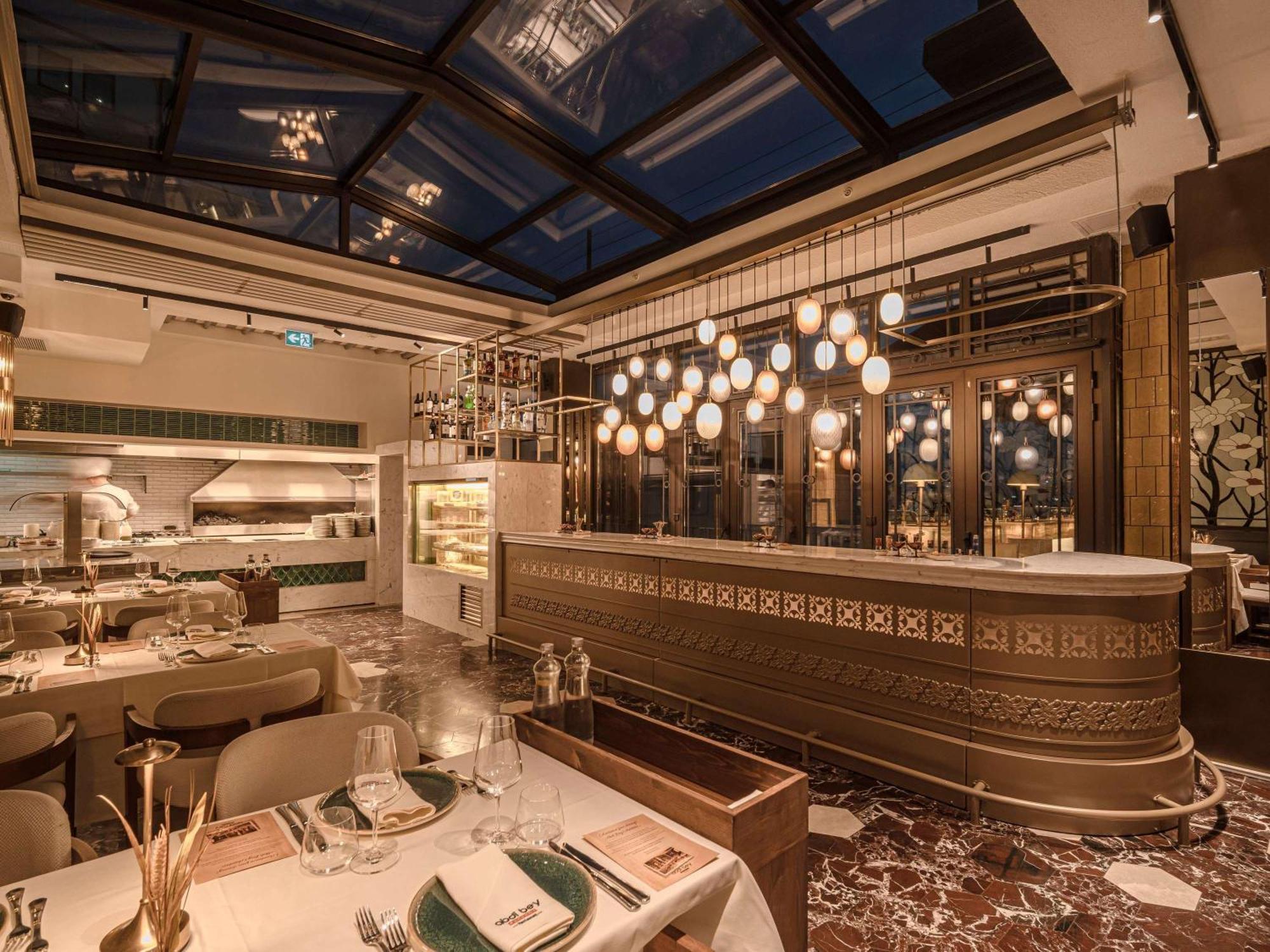 The Galata Istanbul Hotel Mgallery Exteriör bild The restaurant's interior